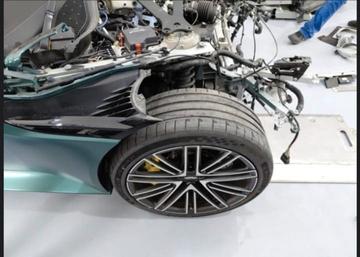 2024 Aston Martin DB12 — миниатюра 11