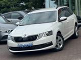 Skoda Octavia Combi Active/NAVI/CAR-PLAY/PDC/SHZ/1HAND - Skoda Octavia: Active