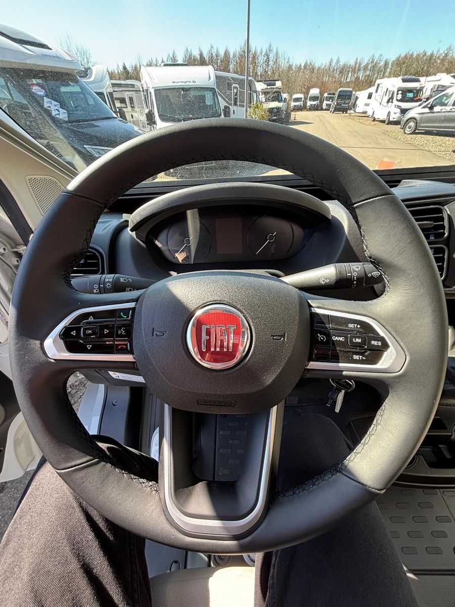 Fahrzeugabbildung Karmann Dexter DE 580 140 PS und Concept Paket