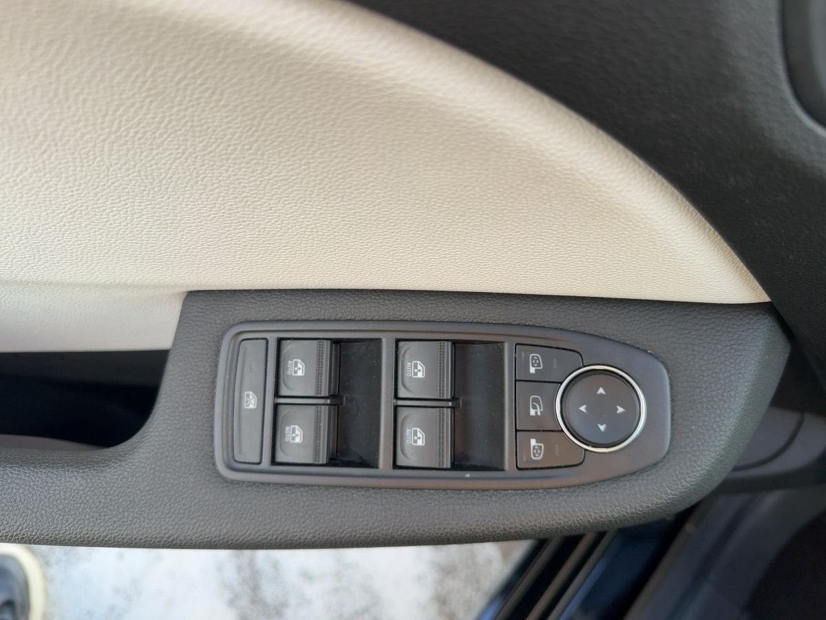 Fahrzeugabbildung Renault Clio TECHNO TCe 90 Automatic Kamera