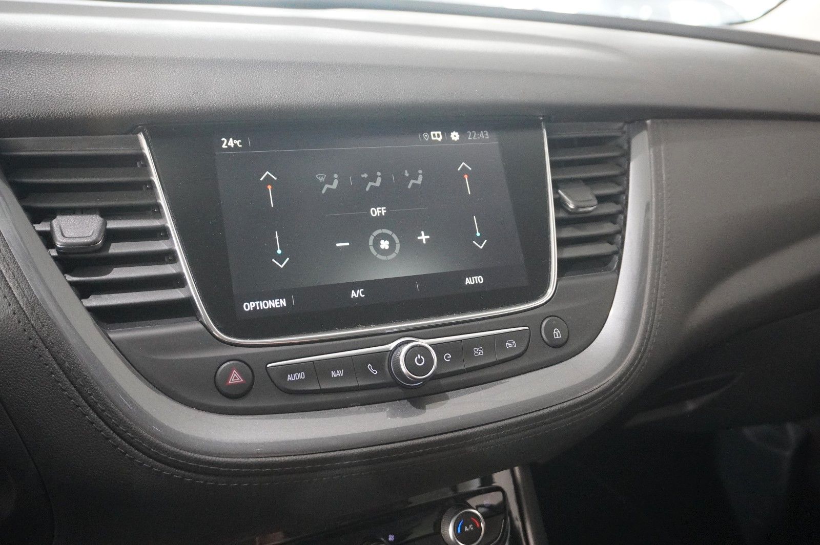 Fahrzeugabbildung Opel Grandland (X) 1.6 PHEV ULTIMATE NAVI/LED/360°/SH