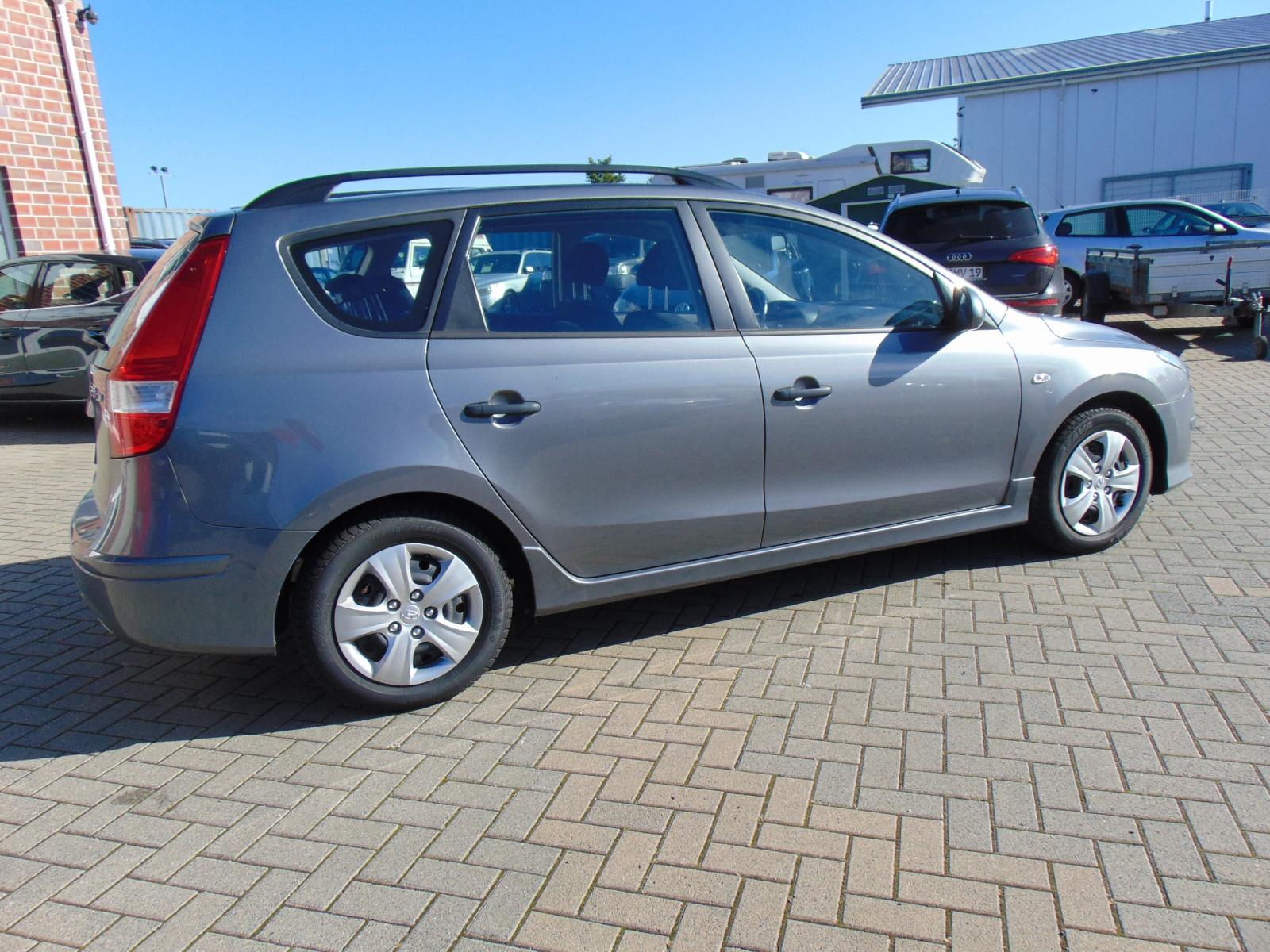 Hyundai i30 2011 — engine 1.396 cm³, 109 HP (80kW)