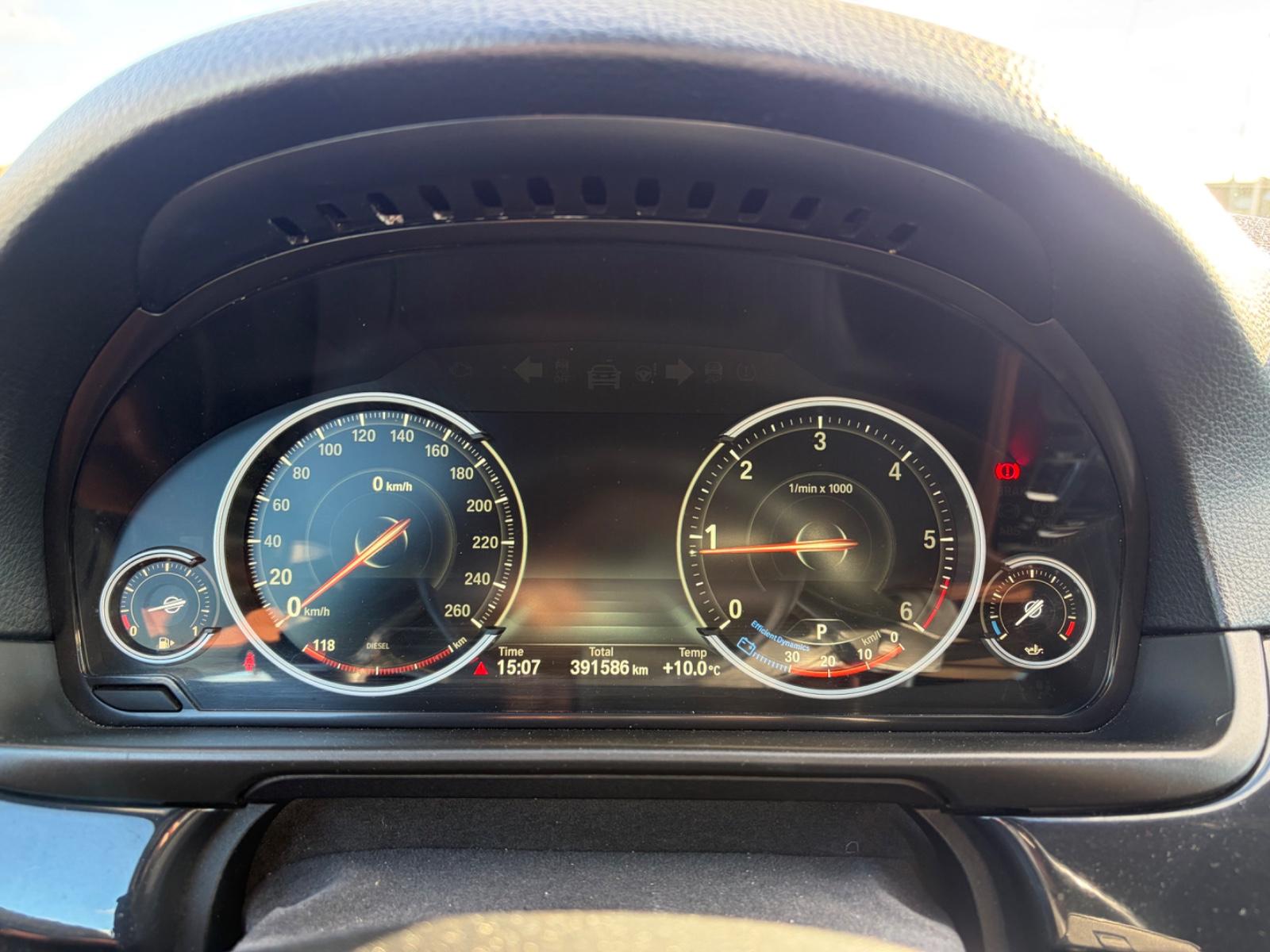 BMW 520 2011 — photo 17