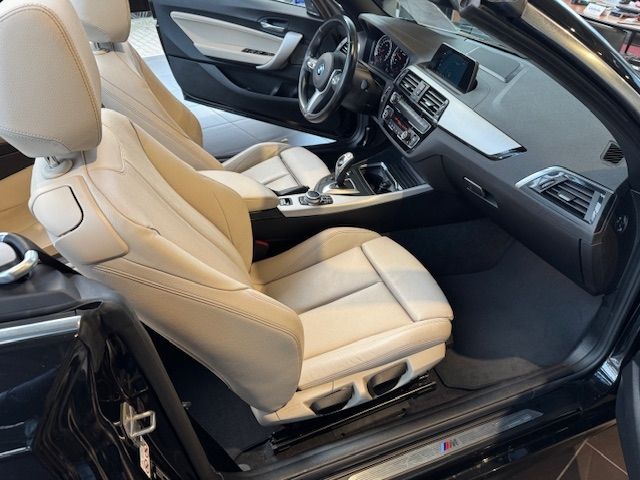 Fahrzeugabbildung BMW 230i Cabrio M Sport LED NAVI ALU