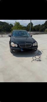 Mercedes-Benz Mercedes c320  Erste Hand - Mercedes-Benz C 320 mit Benzin-Antrieb