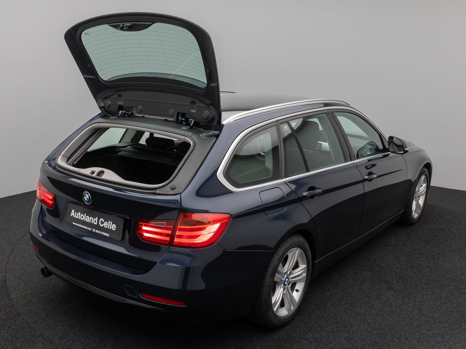 Fahrzeugabbildung BMW 320i Sport Line PDC Xenon AHK Geschwindigkeitsre