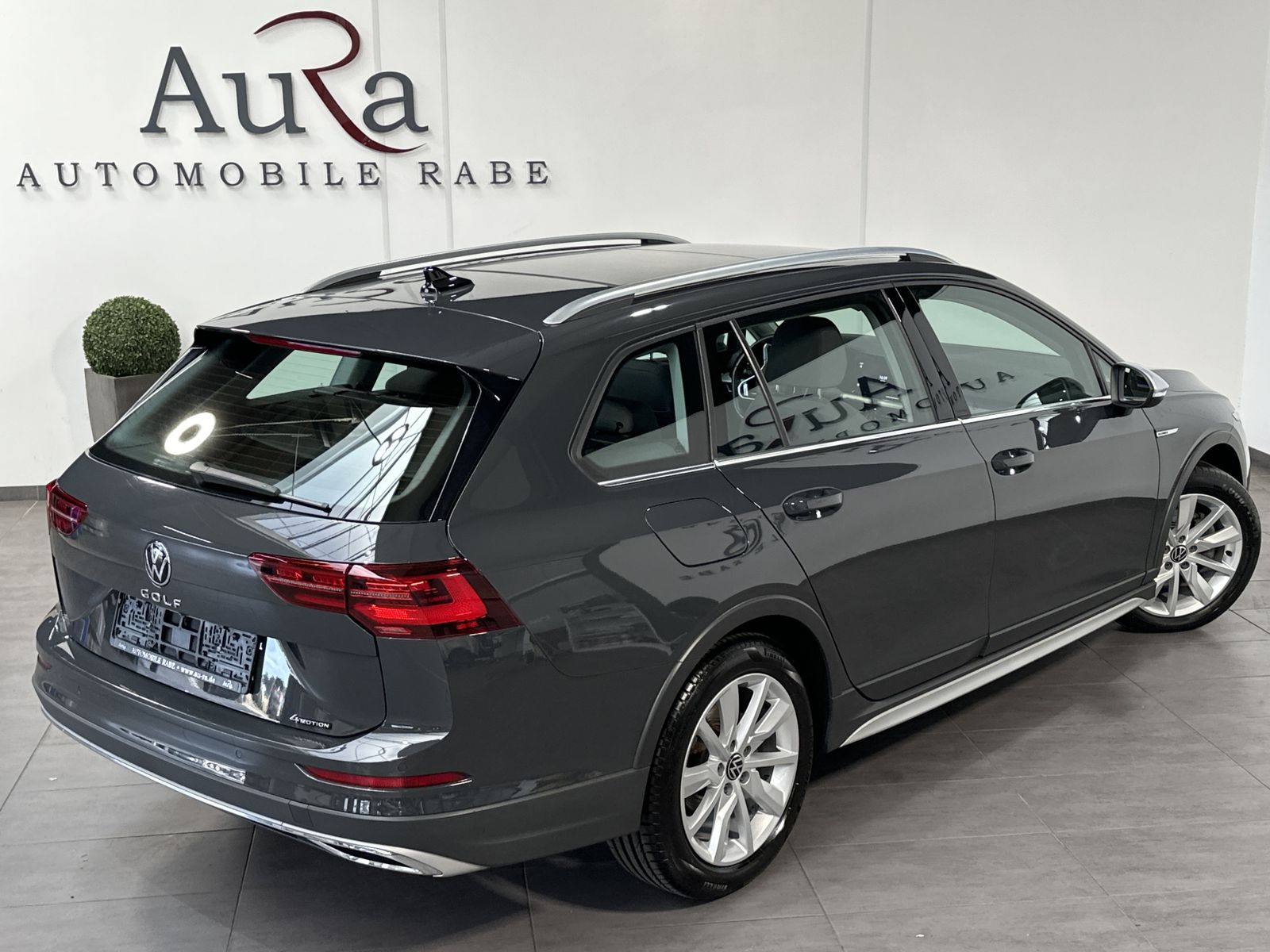 Fahrzeugabbildung Volkswagen Golf Variant Alltrack 4M DSG NAV+LED+ACC+PANO+VC
