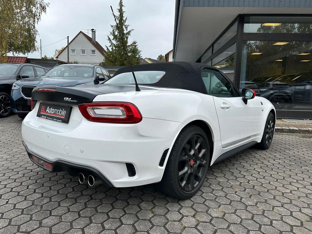 Abarth 124 Spider