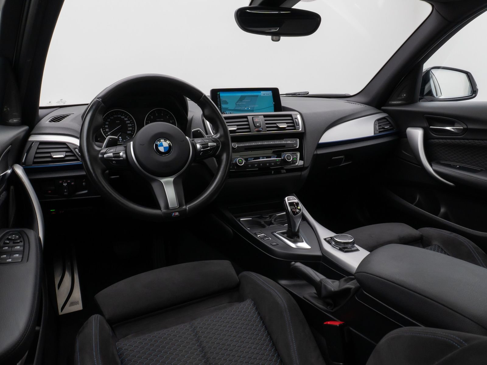 Fahrzeugabbildung BMW M135i xD Parkassist Glasdach H/K NaviPr Komfort