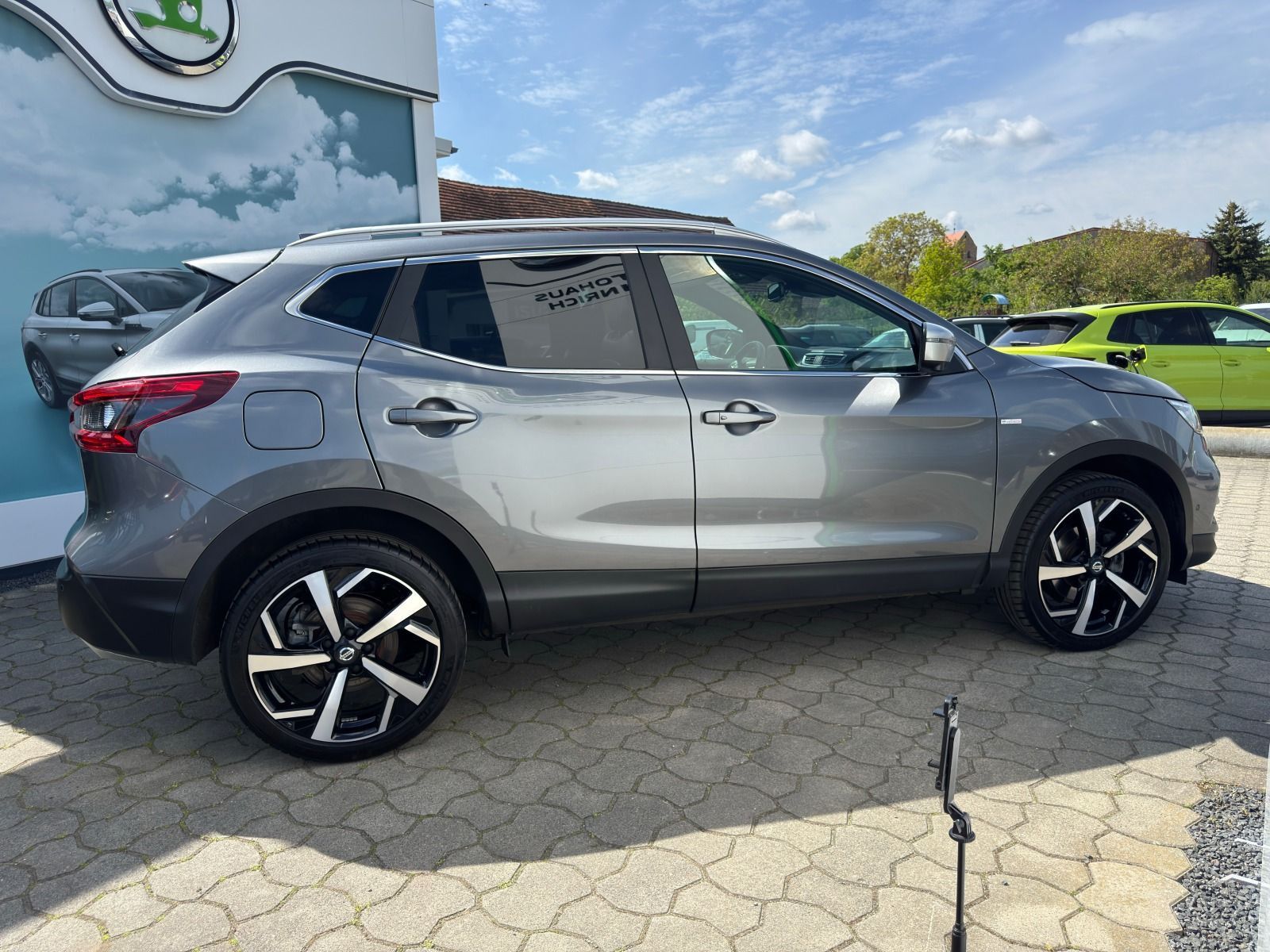 Fahrzeugabbildung Nissan Qashqai Tekna + 159PS 6-Gang