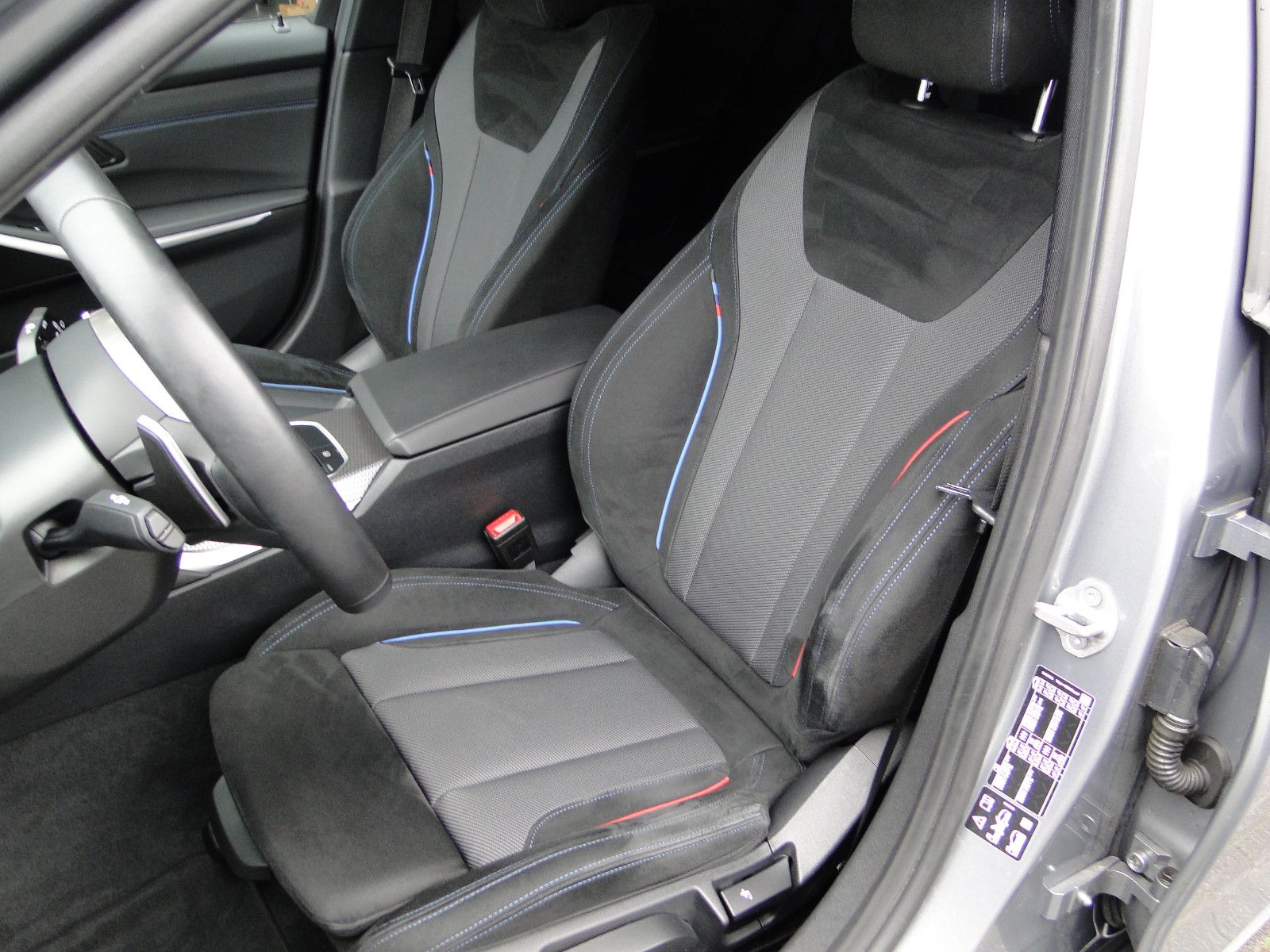 BMW 330i Touring xDrive M Sport foto 22
