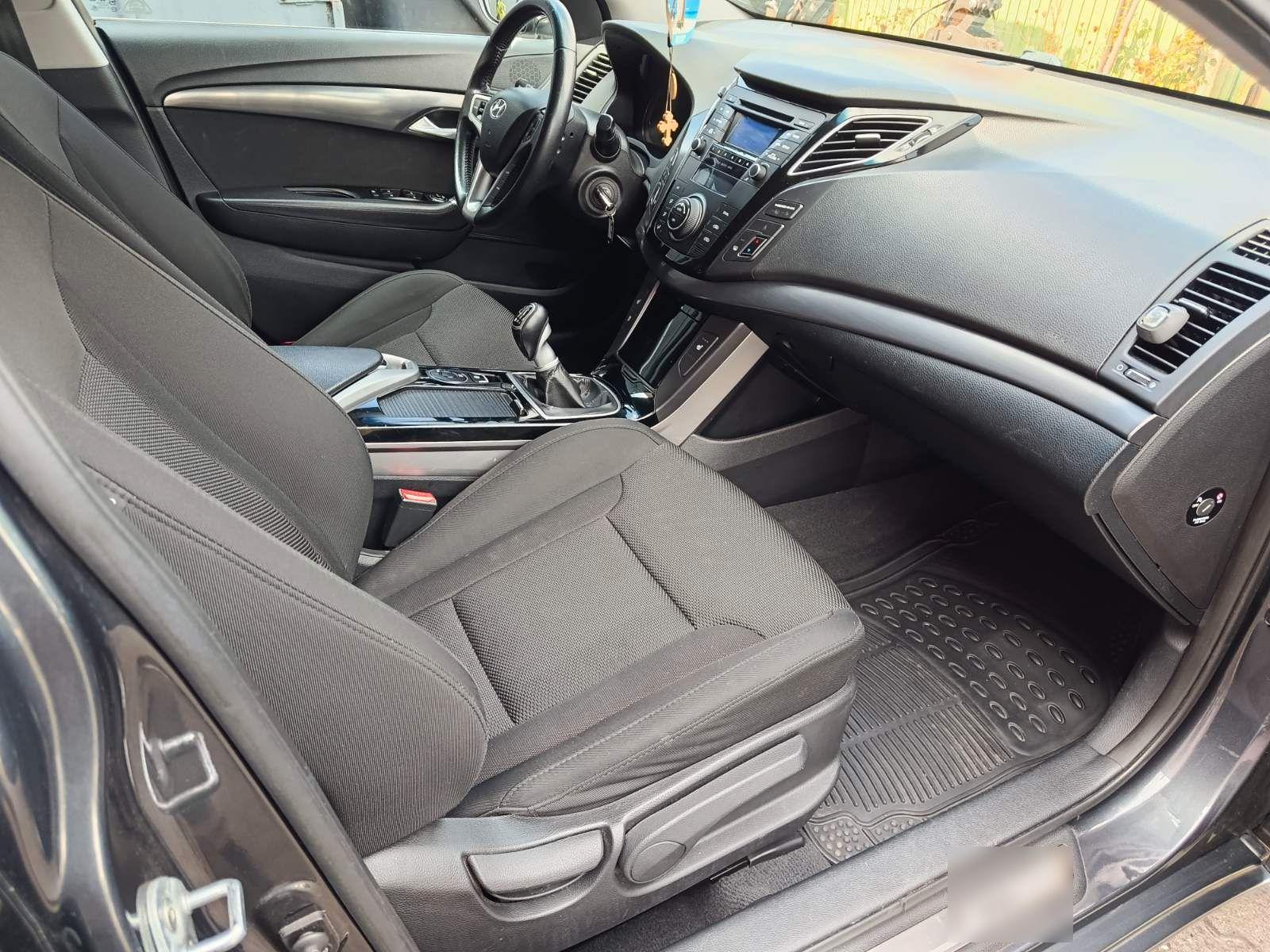 Hyundai i40 2012 — photo 9