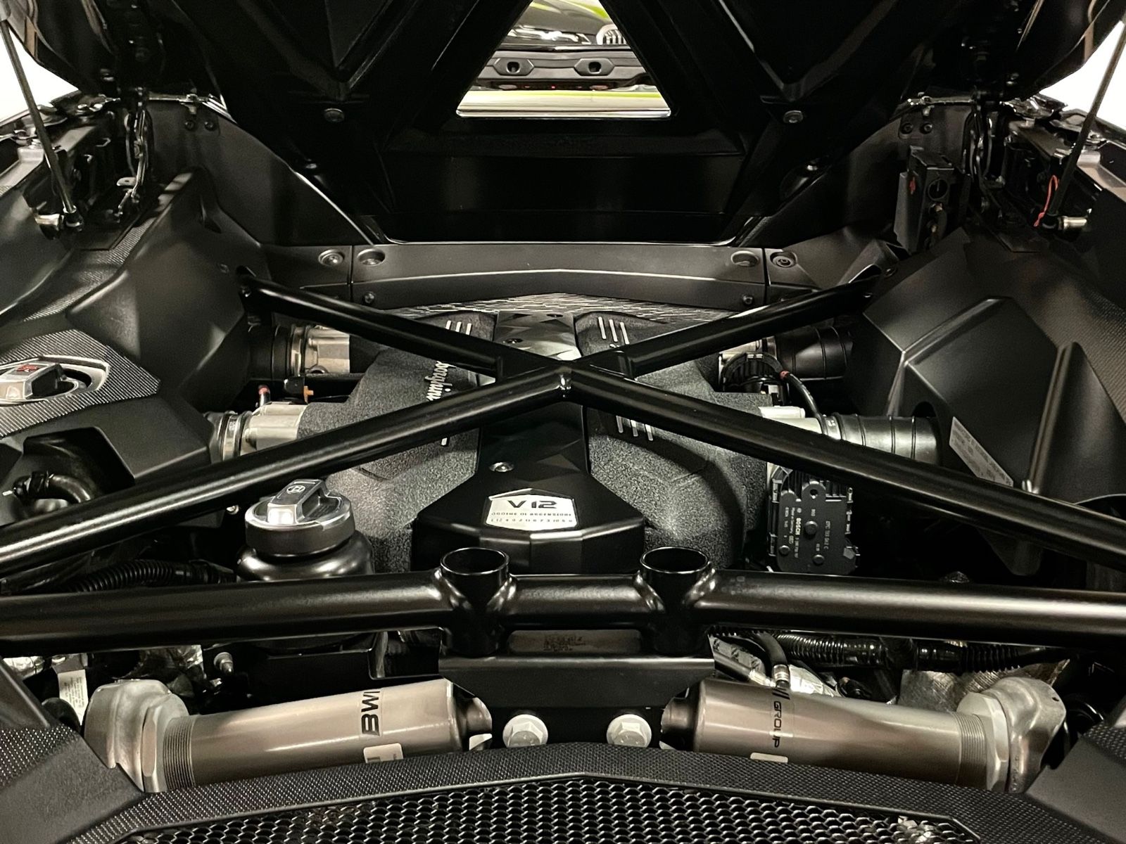 Fahrzeugabbildung Lamborghini AVENTADOR S ROADSTER CARBON LIFT GARANTİ TOPZUST