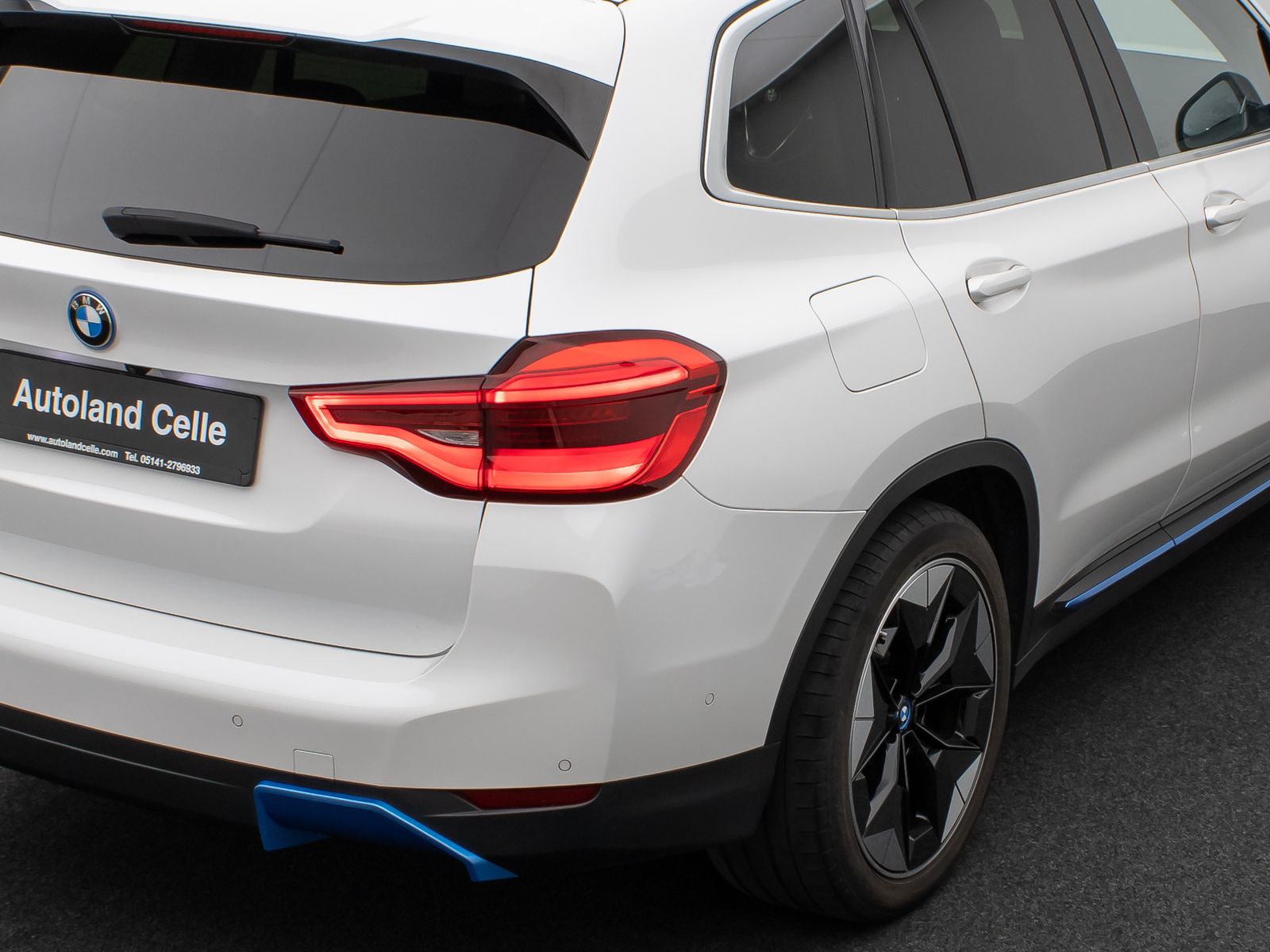 Fahrzeugabbildung BMW iX3 Impressive 360°HUD DAB H/K Komfort 20Zoll
