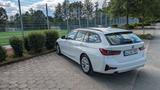 BMW 330d Touring Advantage, Scheckheft, AHK, 8-fach - BMW 330 in Wiesbaden