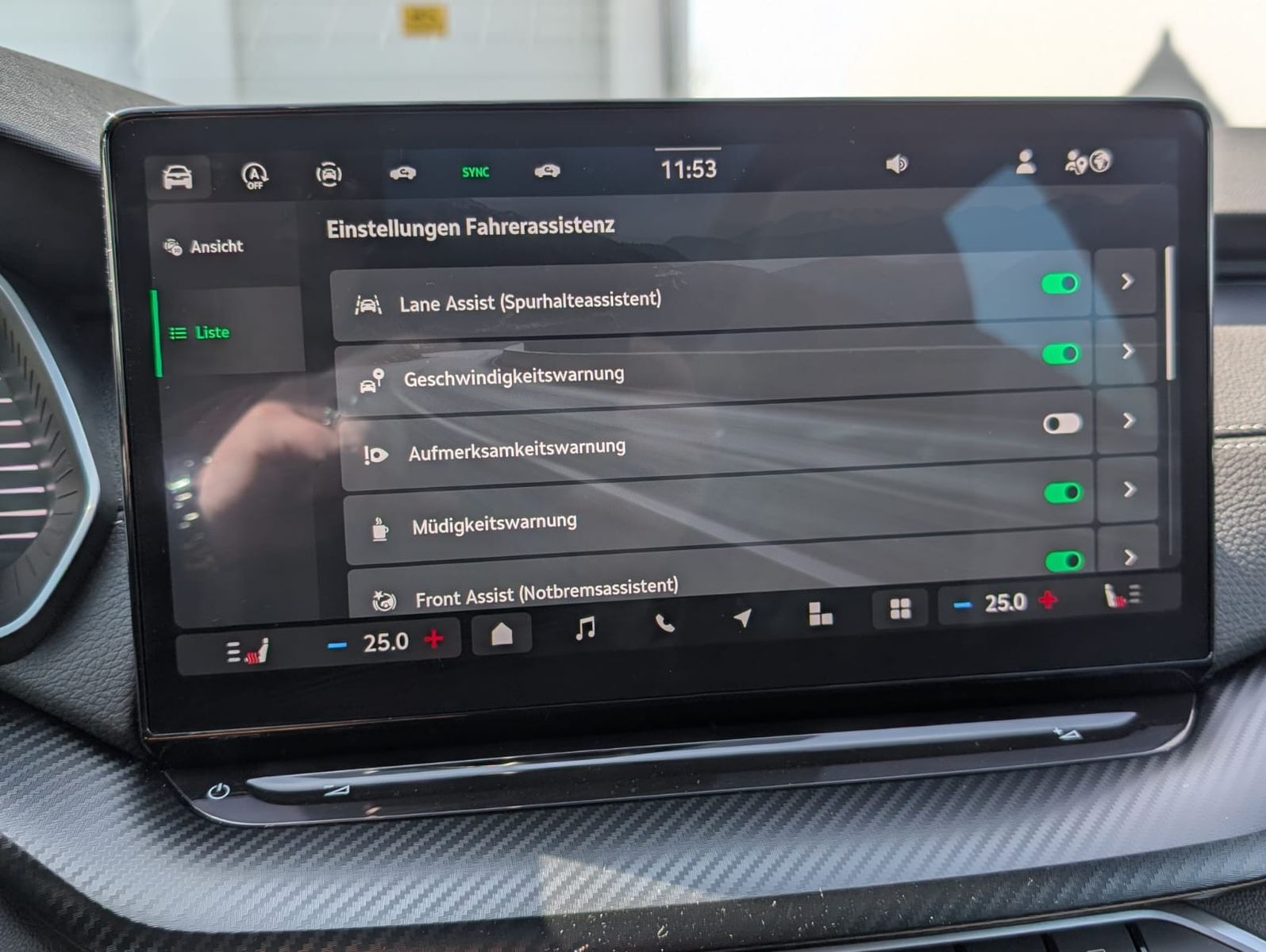 Fahrzeugabbildung SKODA Octavia 1.5 DSG Sportline PANO*MATRIX*AHK*5J.GAR
