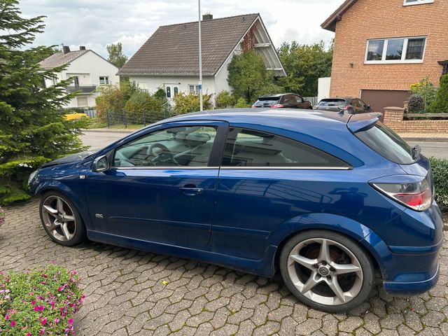 Opel Astra H GTC OPC Line