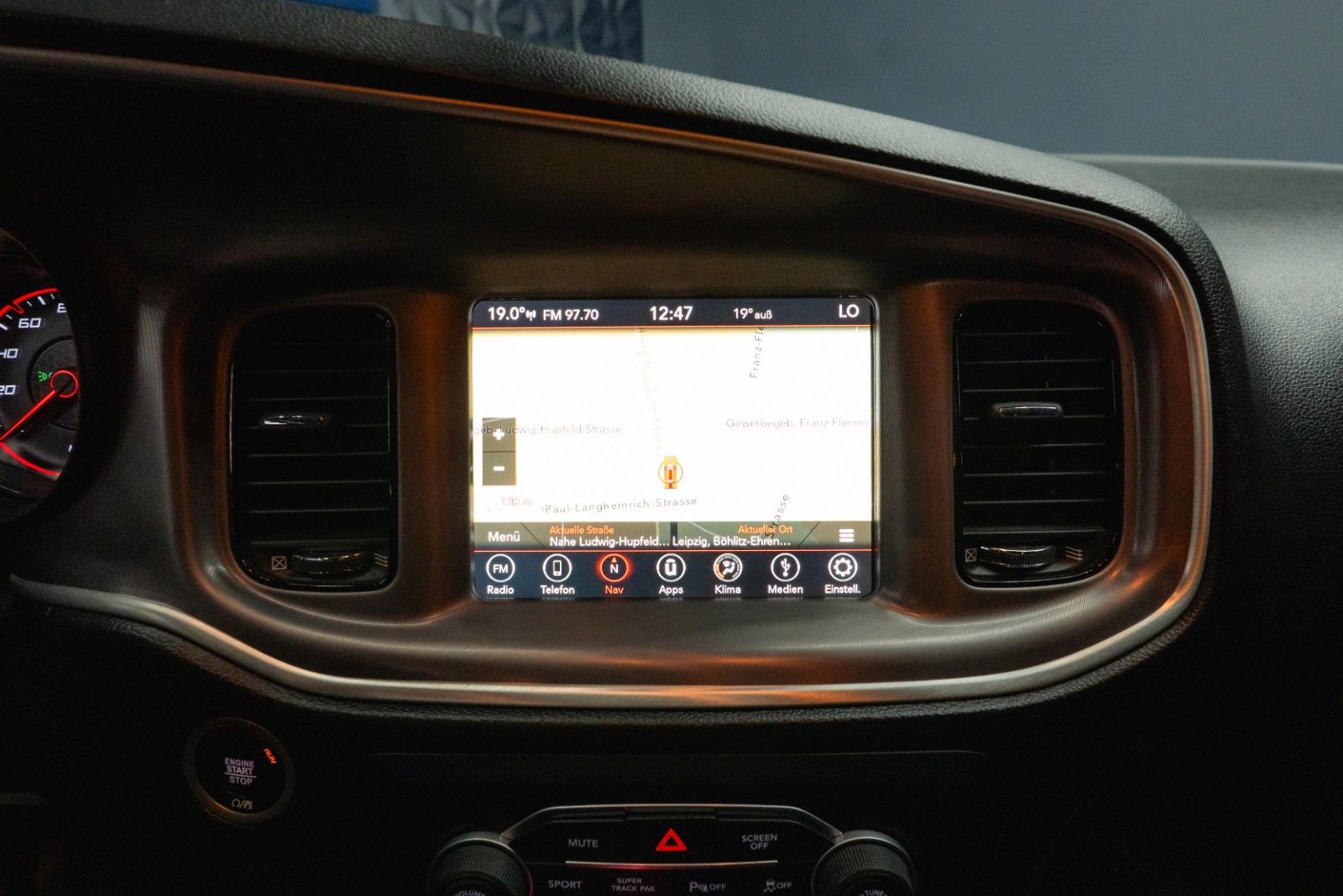 Fahrzeugabbildung Dodge Charger 5.7 V8 HEMI R/T KONG Night Performance