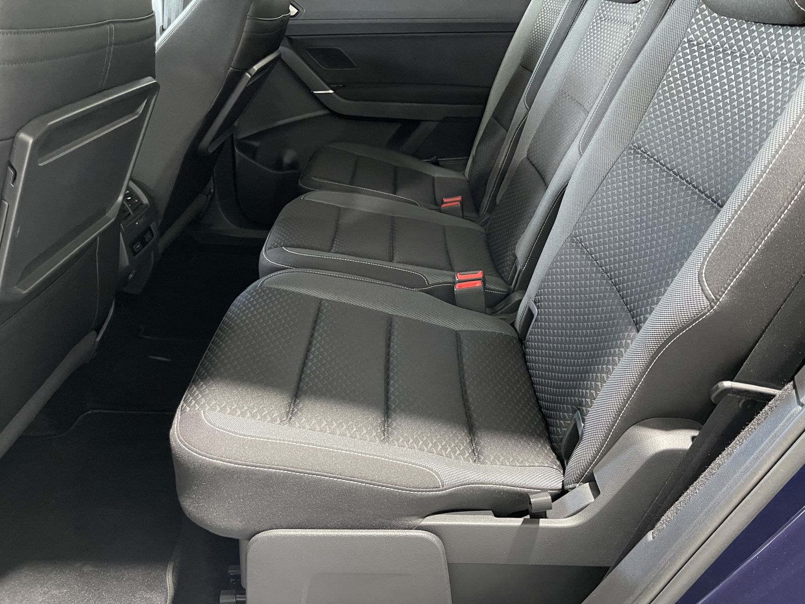Fahrzeugabbildung Volkswagen Touran Comfortline 2.0 TDI*LED*Navi*PDC*Digital*