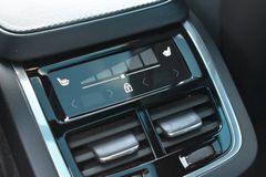 Fahrzeugabbildung Volvo XC90 R-Design T8 AWD *B&W*HU*Pano*STHZ*Mietkauf