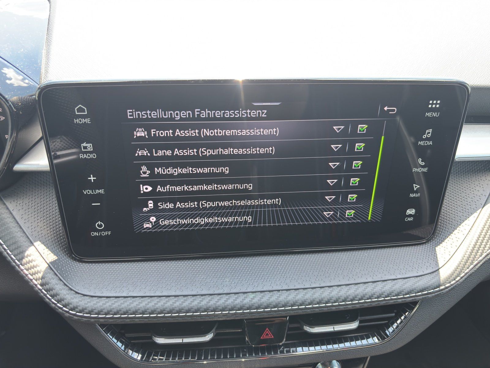 Fahrzeugabbildung SKODA Fabia 130 1,5 TSI 130 kW DSG MATRIX/ACC/RFK/RS