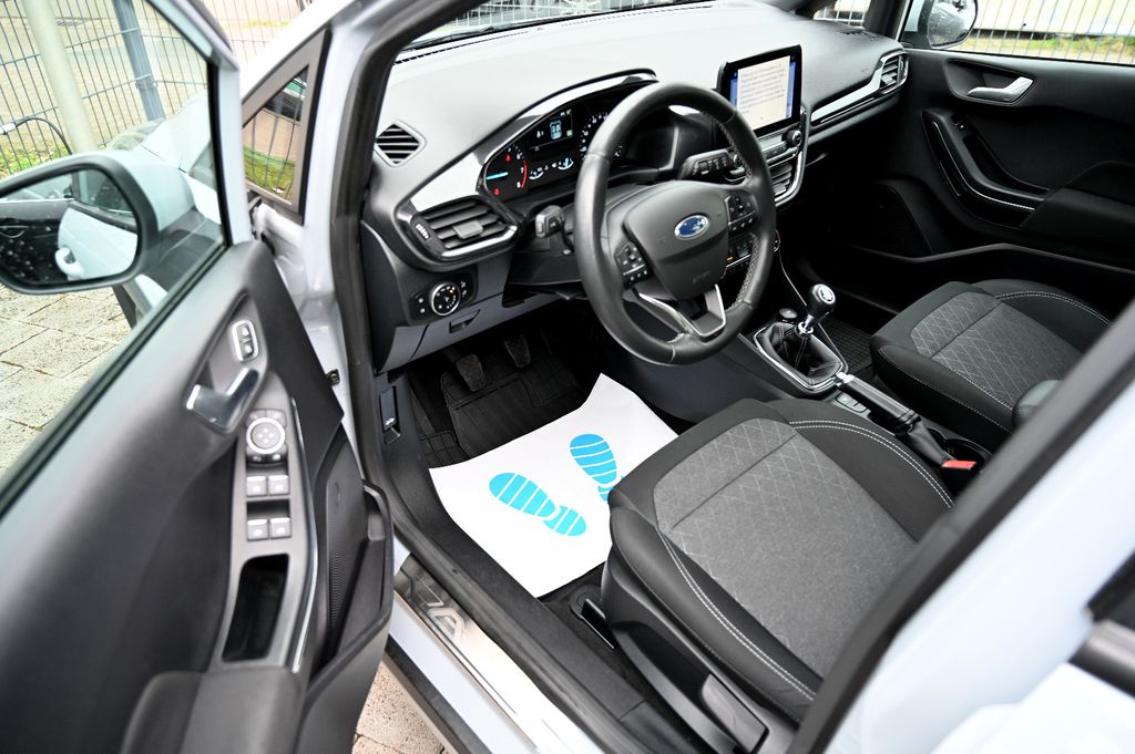 FORD Fiesta 1.0 Active 1Hd Apple Car Play DAB Alu7x17 FORD Fiesta 1.0 Active 1Hd Apple Car Play DAB Alu7x17