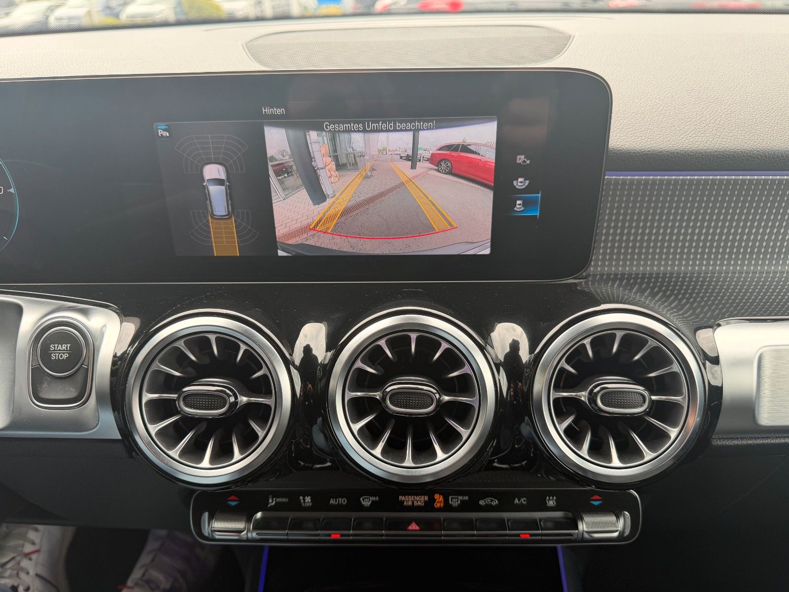 Fahrzeugabbildung Mercedes-Benz EQB 350 4M Progressive+Distr+Ambiente+RFK+MBUX