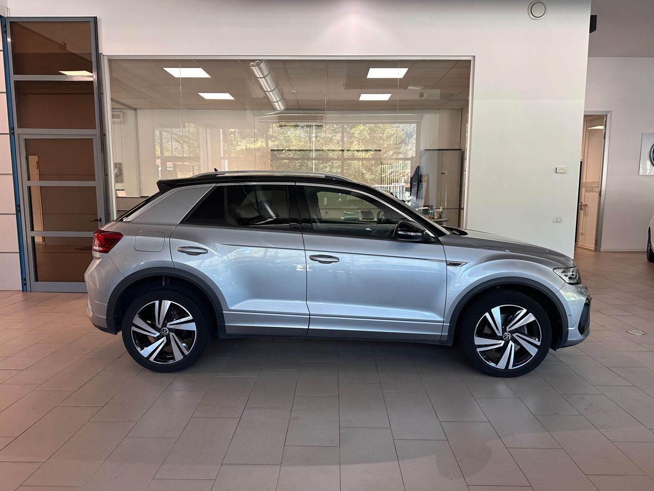 Other Volkswagen T-Roc 2.0 TDI SCR 150 CV DSG R-Line imagem 2