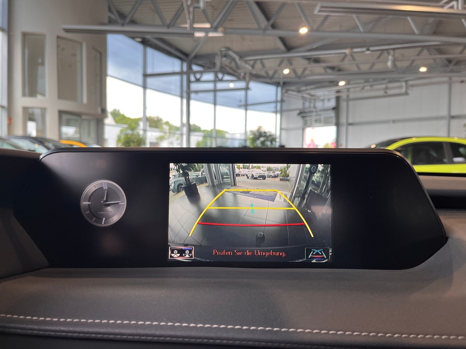 Fahrzeugabbildung Lexus UX 250 h Style Edition RFK Full Link LED AHK