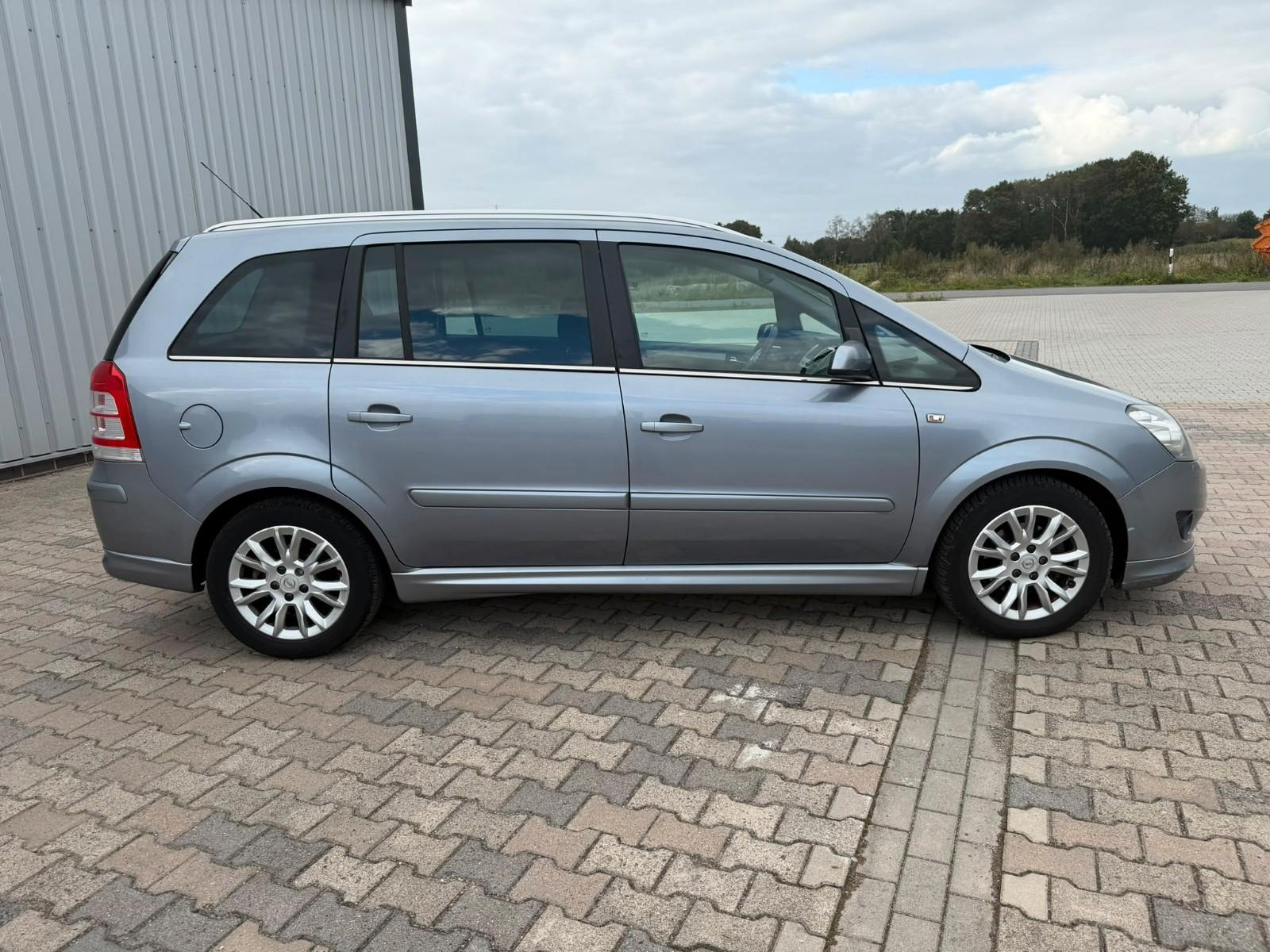 Opel Zafira B Sport