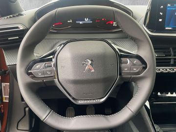 Peugeot 2008 Allure PureTech 100 KAMERA SHZ ALLWETTER