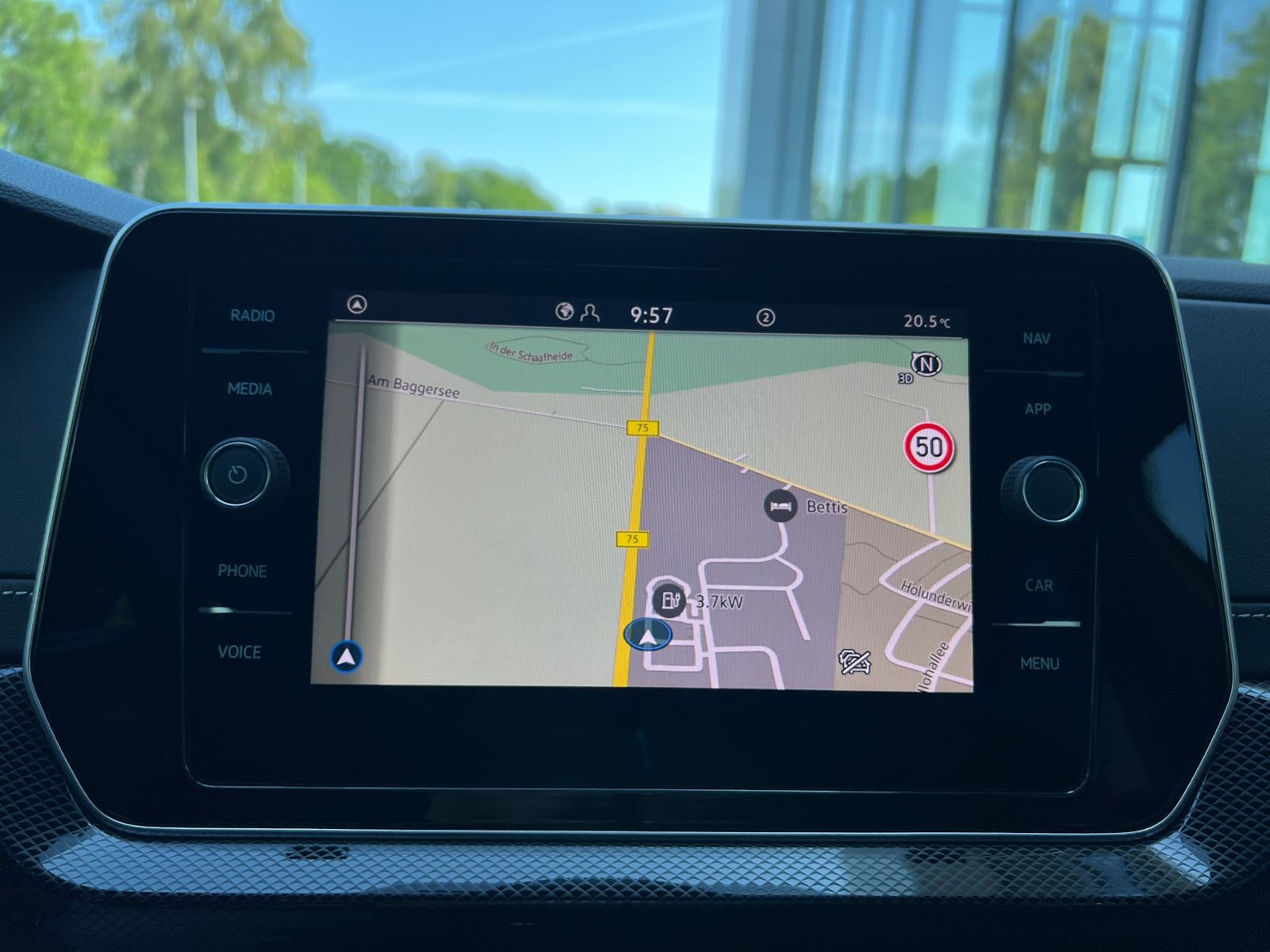 Fahrzeugabbildung Volkswagen T-Cross R-Line 1.5 TSI DSG *AHK,BlackStyle,Navi,