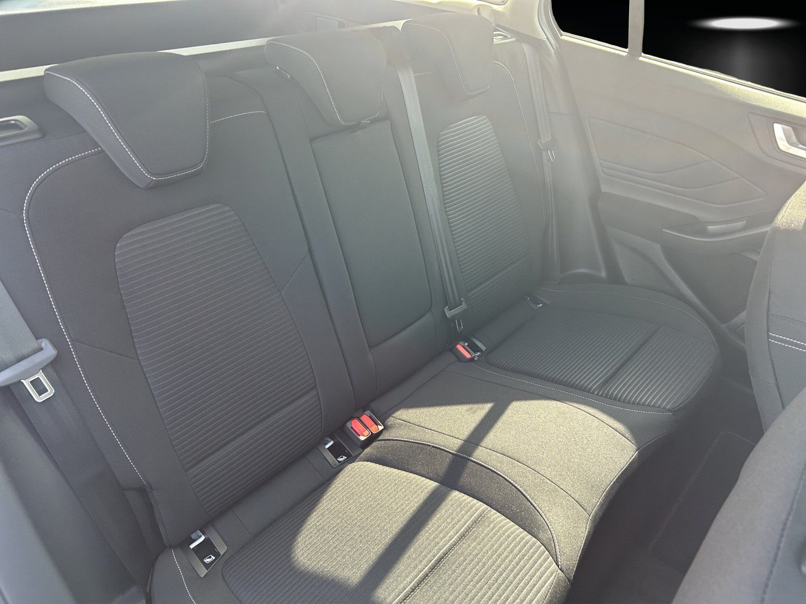 Fahrzeugabbildung Ford Focus Turnier 1,5 DSL Ecoblue  Titanium x Autom.