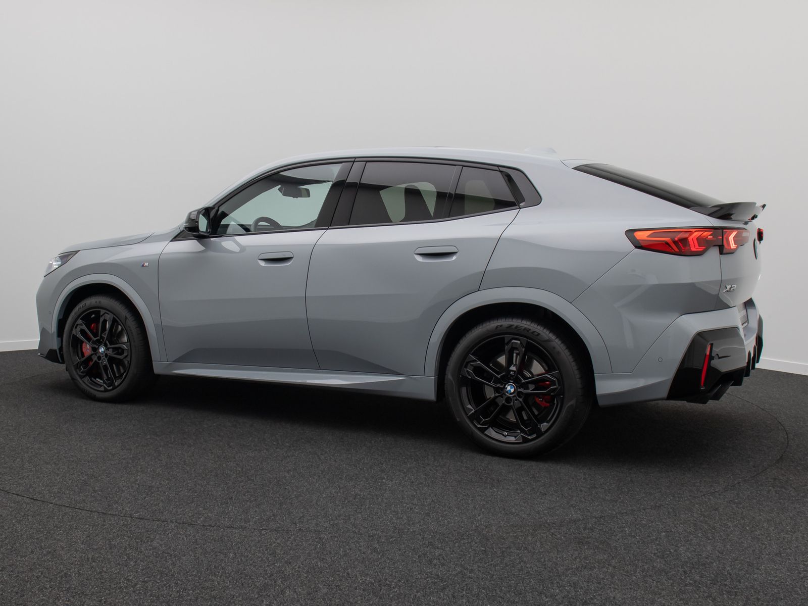 Fahrzeugabbildung BMW X2 M35i xD HUD 360&deg; H/K DAB Panorama 19Zoll Voll