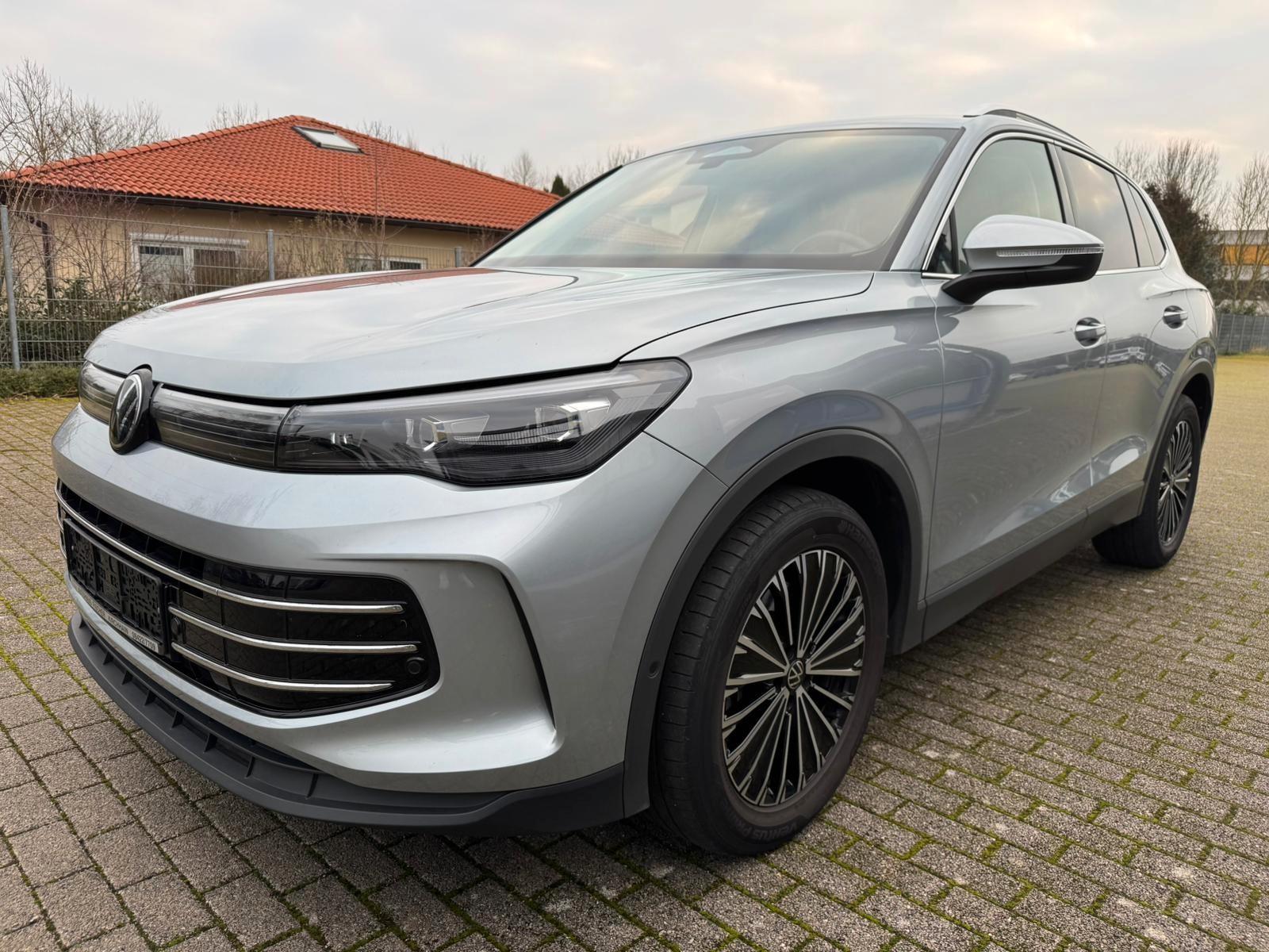 Volkswagen TIGUAN 2.0 TDI DSG ELEGANCE AHK KAMERA APP C.