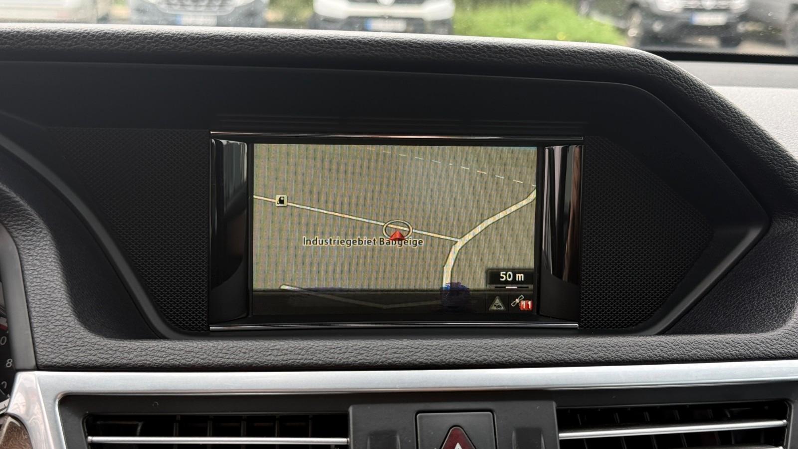 Mercedes-Benz E 220 Elegance *Automatik*AMG-Paket*Xenon*