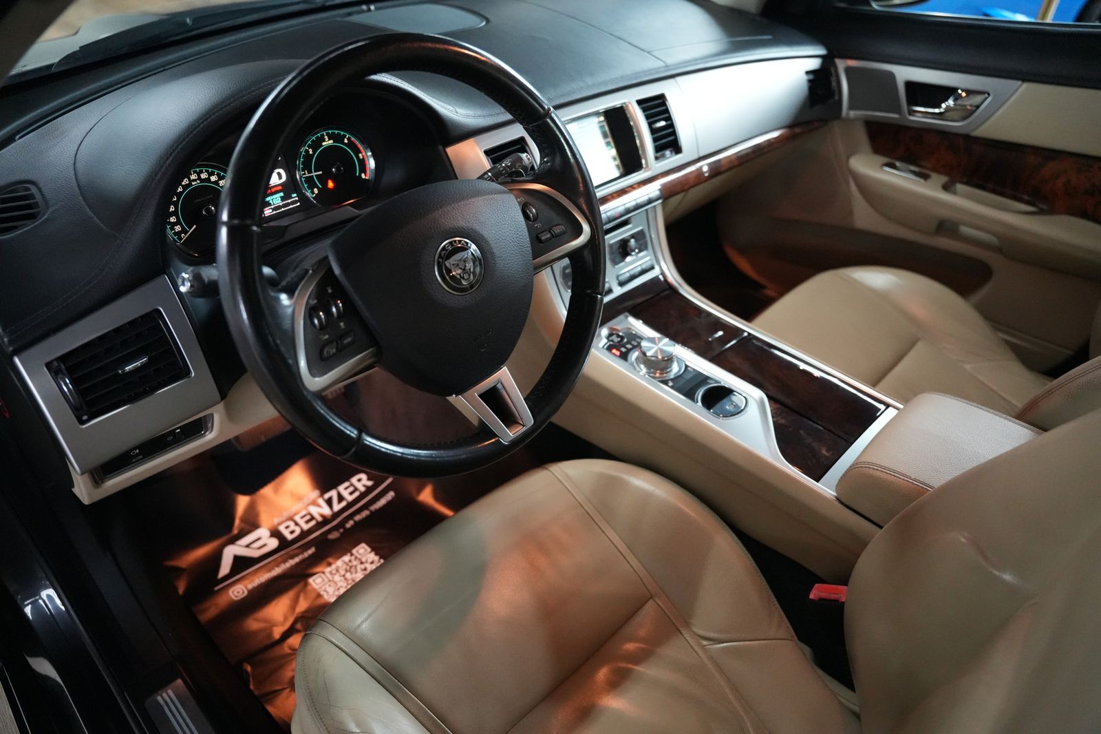 Fahrzeugabbildung Jaguar XF 2.2 Diesel *Automatik*Kamera*Leder*Navi