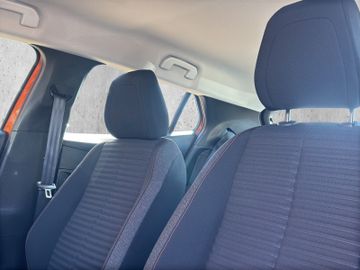 Peugeot 2008 Active e- Elektromotor 136 (e-) +SHZ+PDC