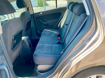Volkswagen Golf - 10