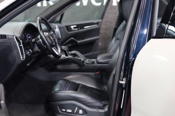 Porsche Cayenne - 2