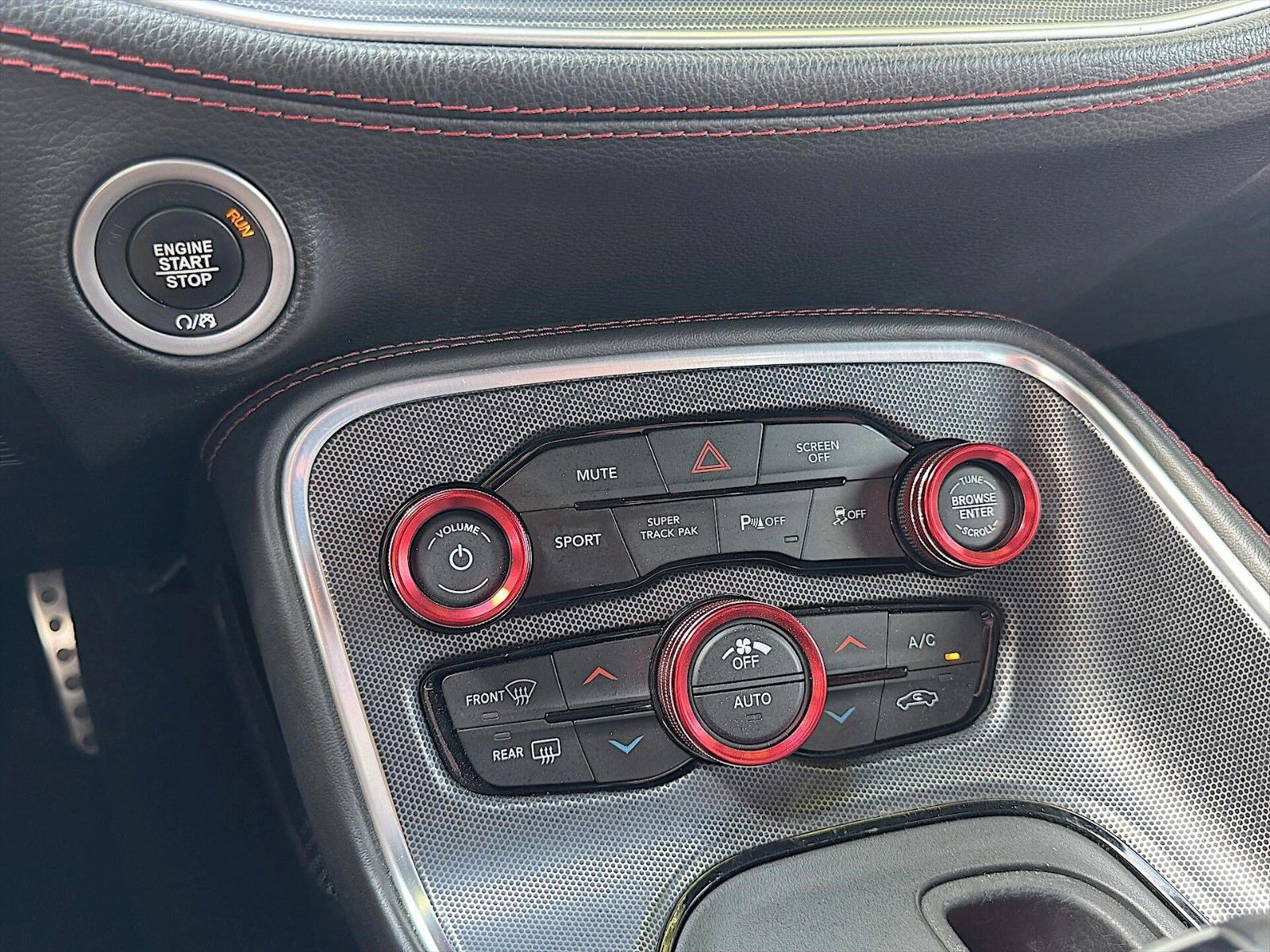 Fahrzeugabbildung Dodge Challenger 6.4 R/T 392 Black Edition Performance