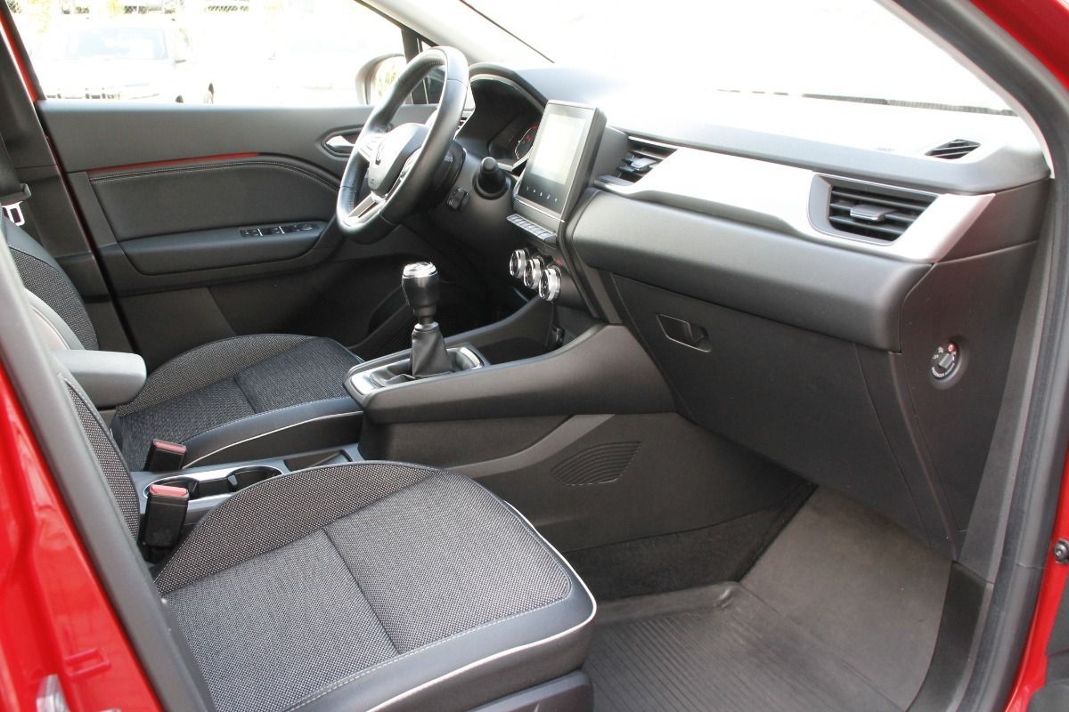 Fahrzeugabbildung Renault Captur Techno Mild Hybrid 140