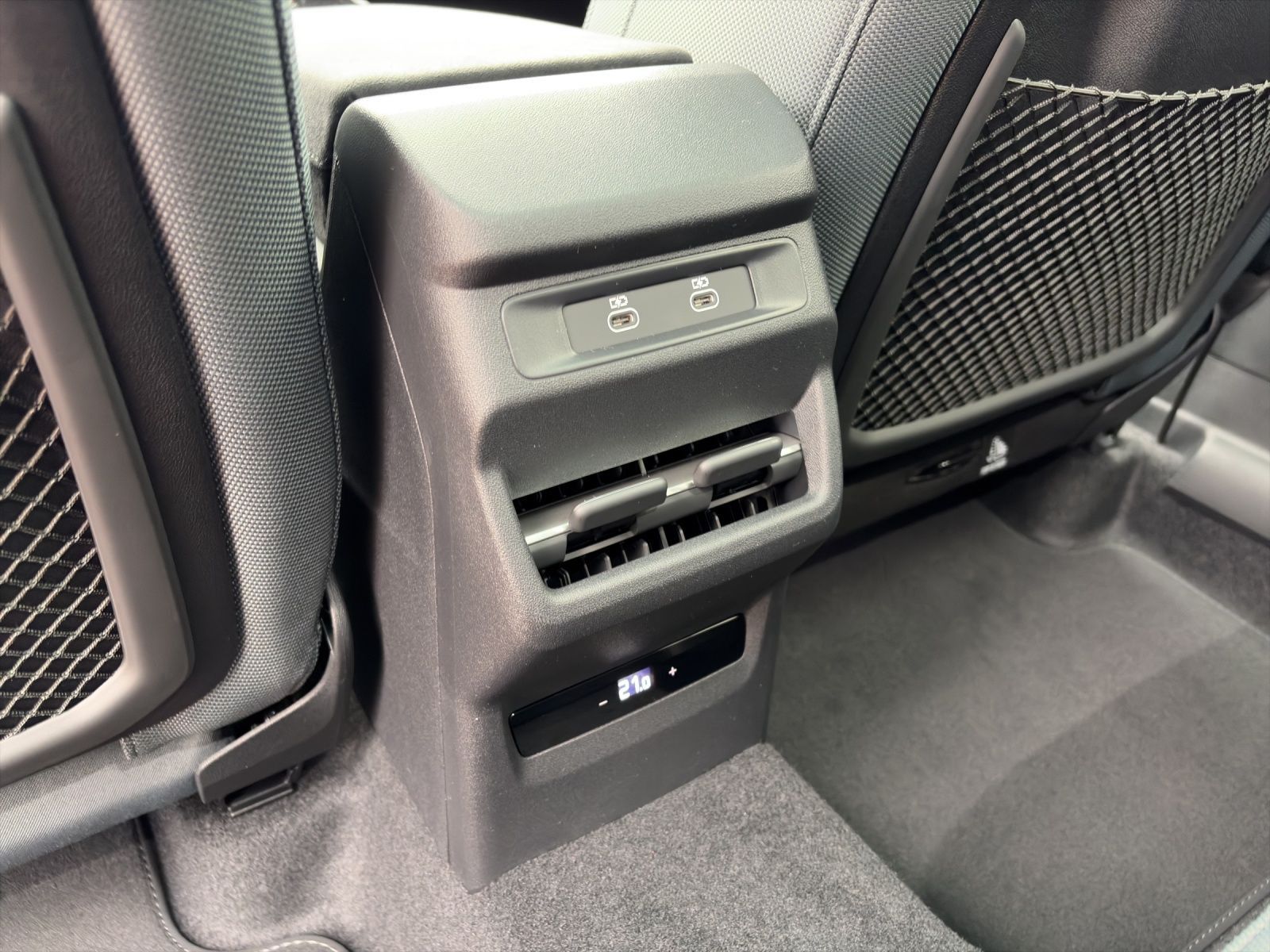 Audi Q3 SUV e-hybrid TECHPRO+PANO+HUD+DIGI-MATRIX+ foto 18