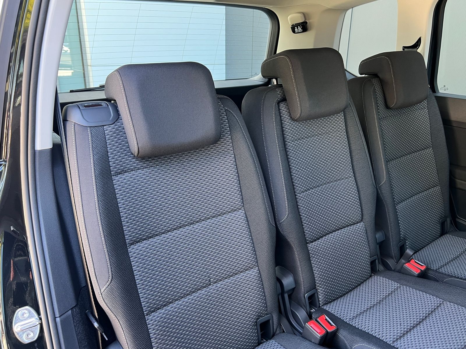 Fahrzeugabbildung Volkswagen Touran Comfortline 1.5 TSI DSG *7-Sitzer, Easy-O