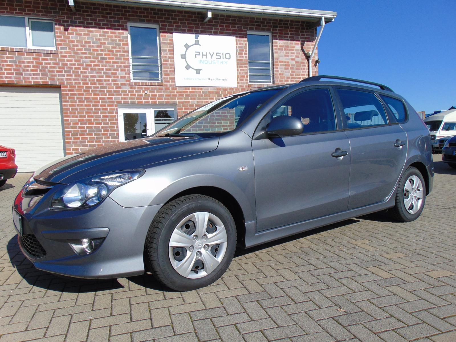 Hyundai i30 2011 — photo 25