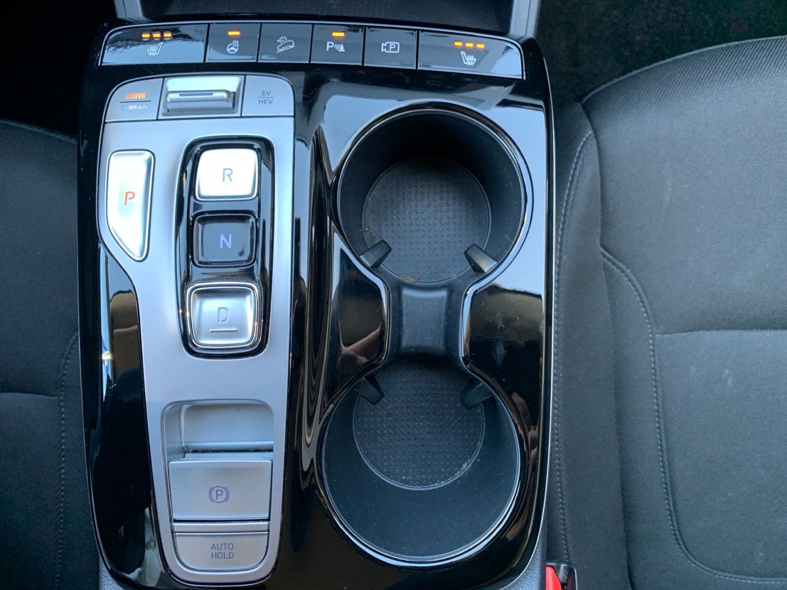 Fahrzeugabbildung Hyundai TUCSON 1.6 T-GDI Trend Plug-In Hybrid 4WD el.HK