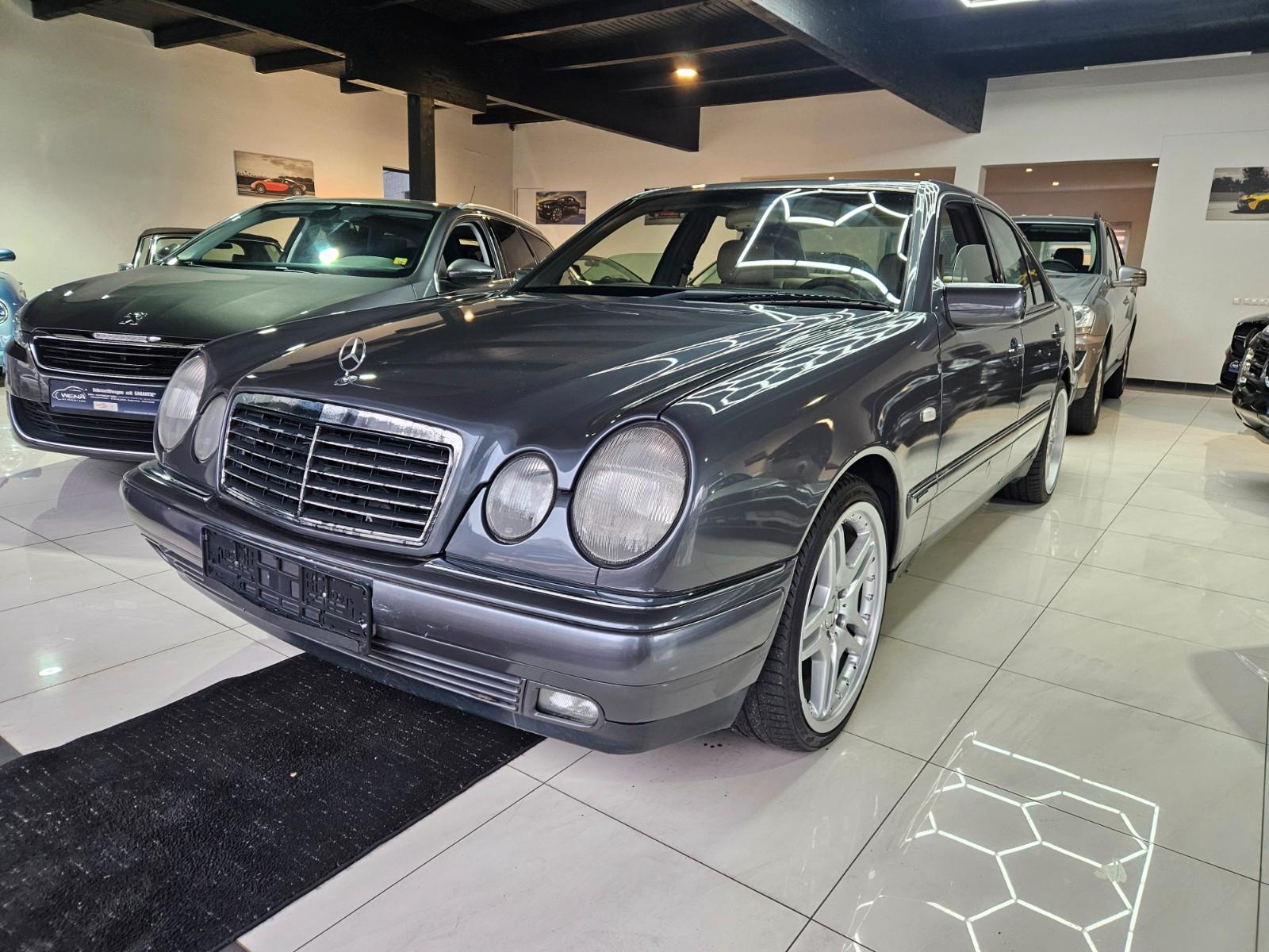 Mercedes-Benz E 220,Avantgarde,Leder,Klima,Alu,Schibedach