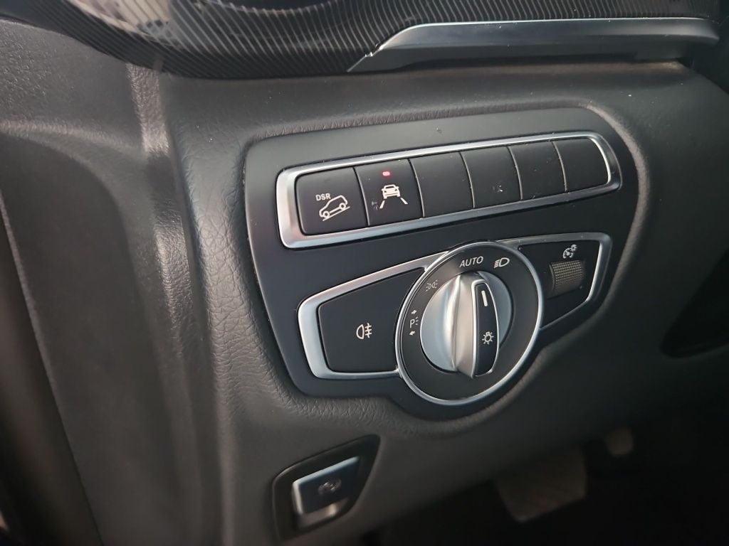 Fahrzeugabbildung Mercedes-Benz V 300 ED kompakt 4x4 5 Sitze 2,5tAHK LED 10''MBU