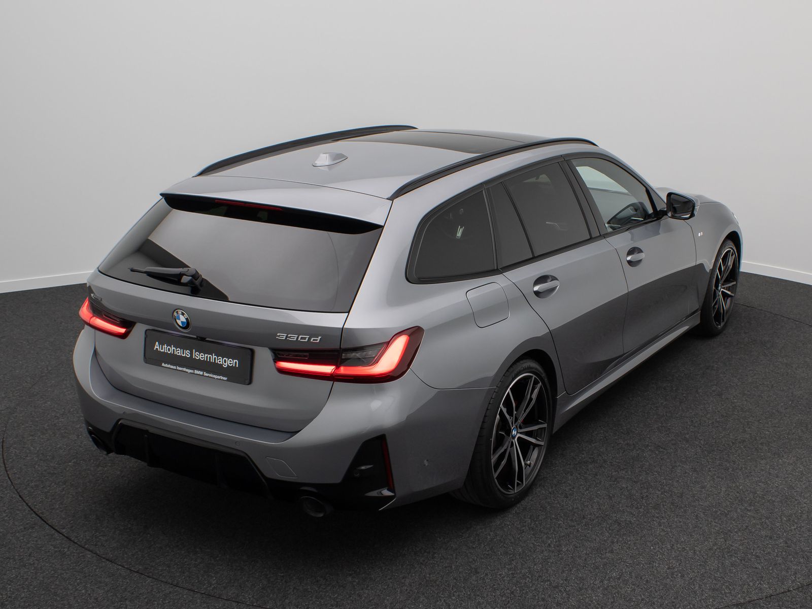Fahrzeugabbildung BMW 330d xD M Sport ACC Kamera H/K Panorama HUD 19"