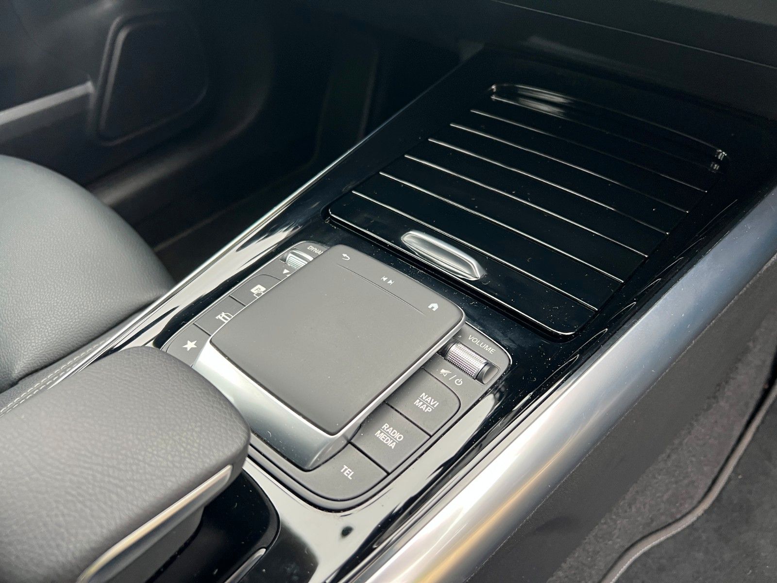 Fahrzeugabbildung Mercedes-Benz B 200+PROGRESSIVE+SH+PARKPAKET+BREMSASSISTENT+++